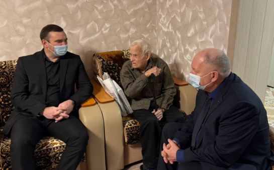 Вячеслав Горшков и Андрей Севрюженко поздравили с 97-летием участника ВОВ