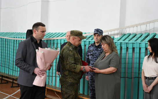 Семье Александра Сергеевича Губо, погибшего в ходе СВО, был вручен орден Мужества