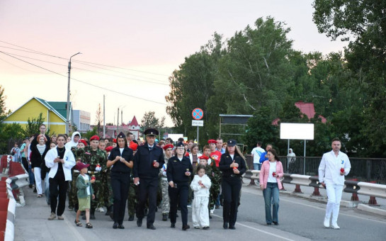 Жители Сузуна почтили память героев Великой Отечественной войны участием в акции «Свеча памяти»